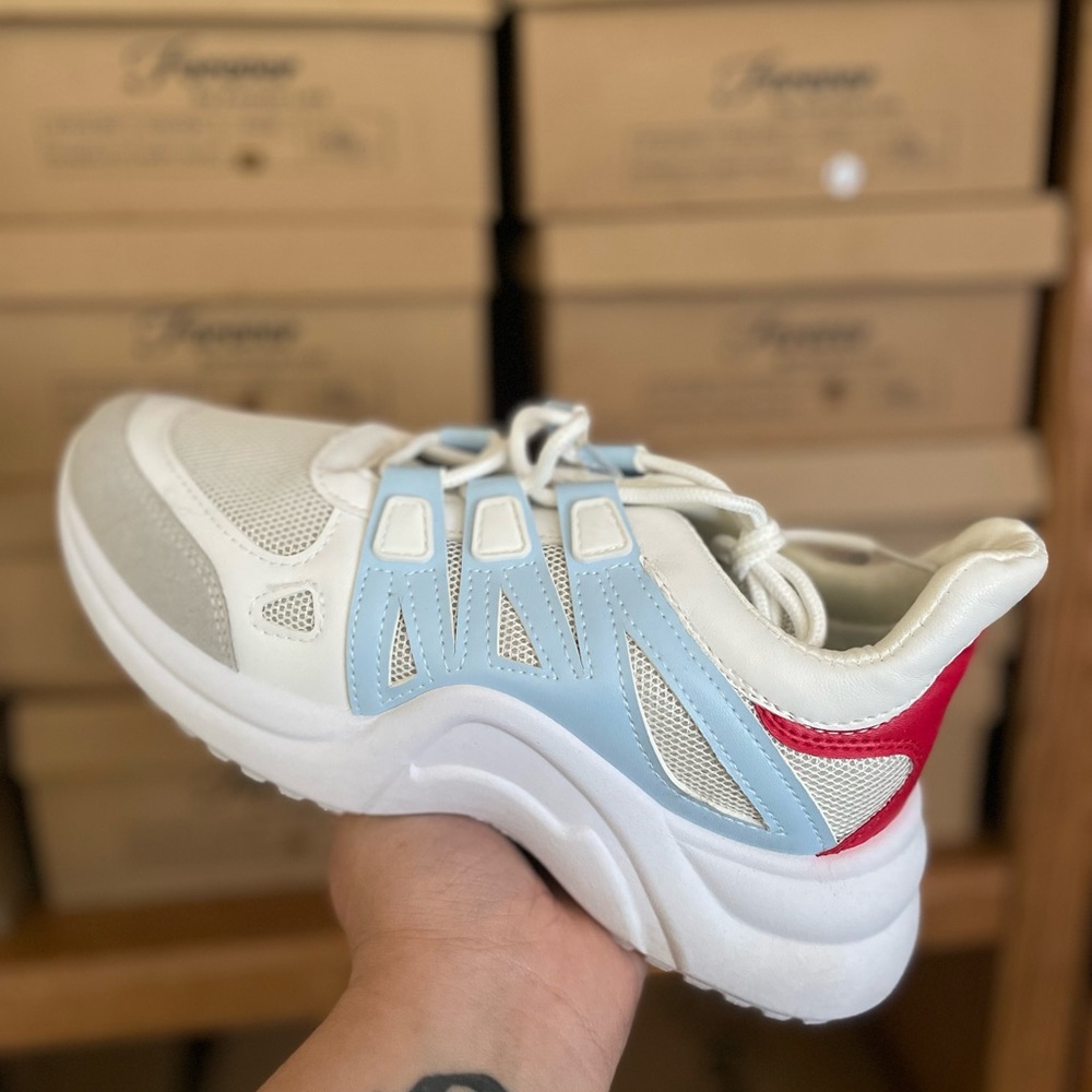 Mesh Breathable Women Shoes Fashion Sneakers Lace Up With Arch